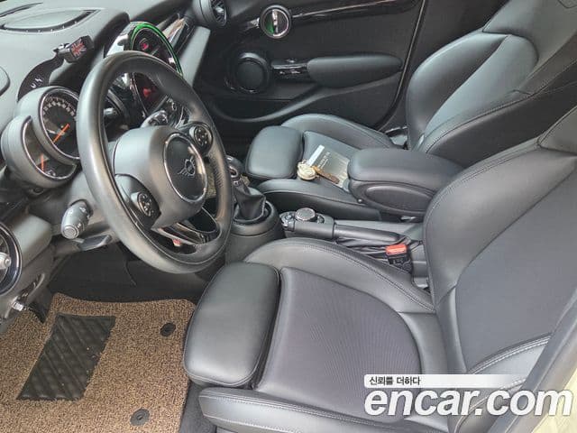 Mini Cooper 2019 — Photo 5/8