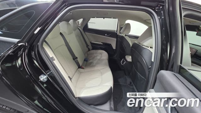 Kia K5 2025 — фото 18 из 20