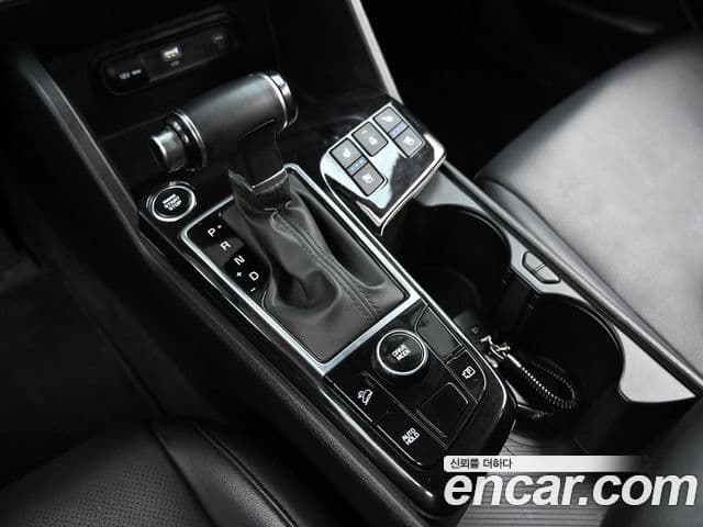 Kia Sportage 2023 — ფოტო 7/20
