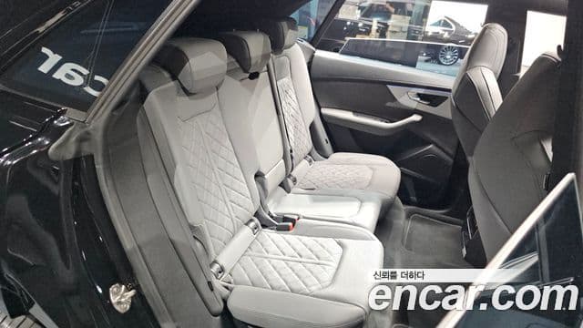 Audi Q7 2022 — ფოტო 11/20