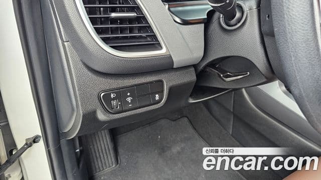 Kia Seltos 2023 — фото 16 из 20