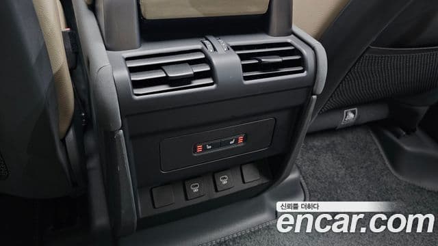 Land Rover Defender 2022 — Фото 19/20