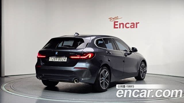 BMW 1 Series 2021 — ფოტო 2/20