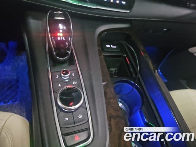 Cadillac Escalade 2023 — фото 18 из 20