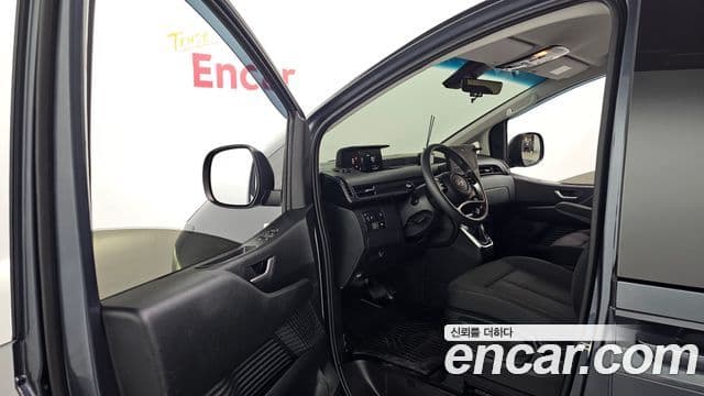 Hyundai Staria 2024 — фото 10 из 20