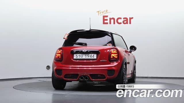 Mini Cooper S 2019 — Şəkil 14/32
