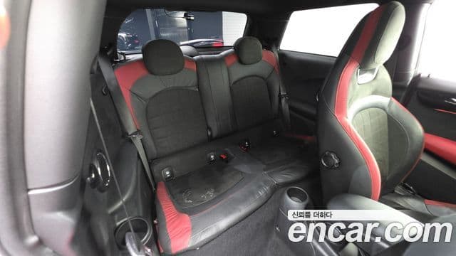Mini Cooper S 2019 — Şəkil 22/32