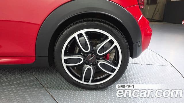 Mini Cooper S 2019 — Şəkil 15/32