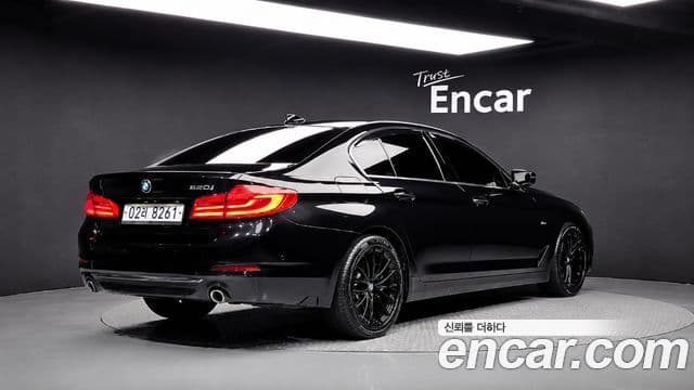 BMW 5 Series 2018 — Şəkil 2/20