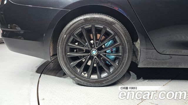 BMW 5 Series 2018 — Şəkil 5/20