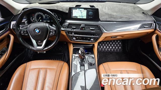 BMW 5 Series 2018 — фото 10 из 20