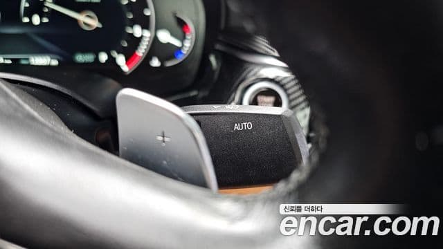 BMW 5 Series 2018 — фото 17 из 20