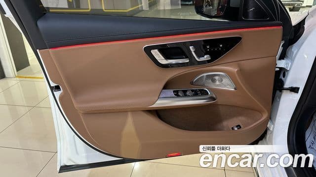 Mercedes-Benz E-Class 2025 — ფოტო 13/20