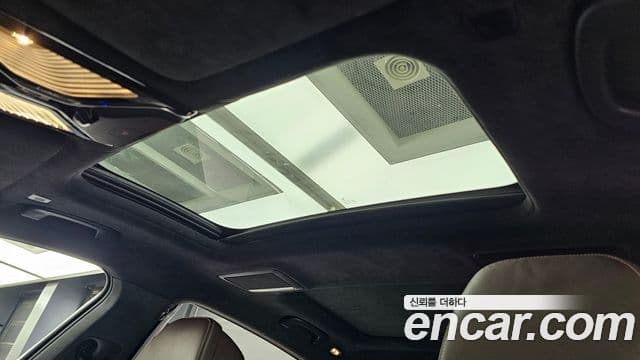 BMW 7 Series 2021 — фото 17 из 20