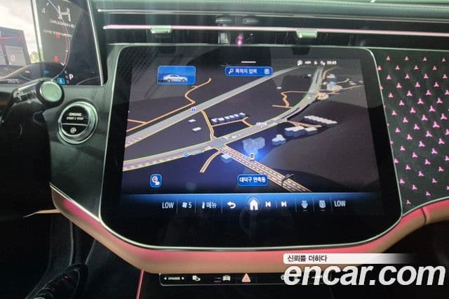 Mercedes-Benz E-Class 2024 — фото 15 из 20