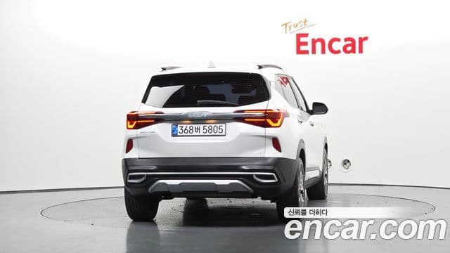 Kia Seltos 2022 — ფოტო 4/20