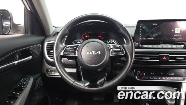 Kia Seltos 2022 — ფოტო 13/20