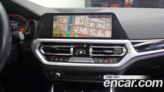 BMW 3 Series 2019 — ფოტო 14/20