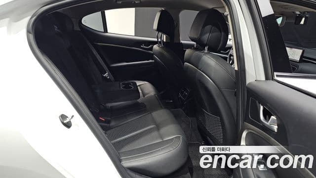 Genesis G70 2020 — ფოტო 10/20