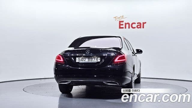 Mercedes-Benz C-Class 2019 — фото 4 из 20
