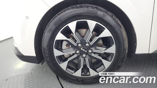 Kia Carnival 2022 — фото 5 из 20