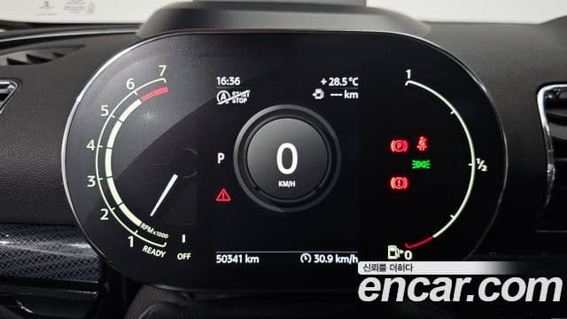 Mini Cooper Clubman 2021 — Фото 8/20