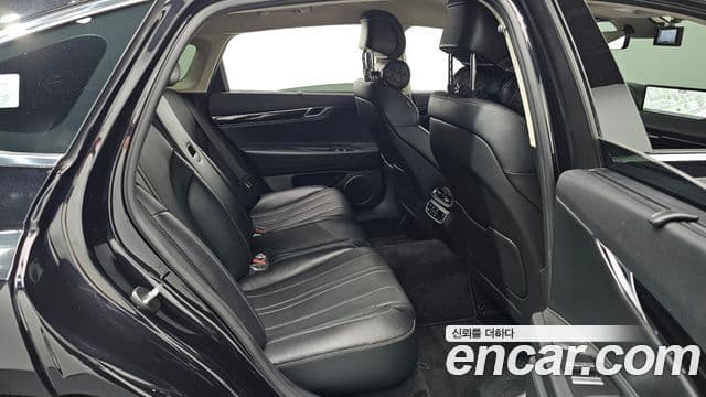 Genesis Electrified G80 2022 — фото 12 из 20