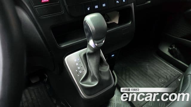 Hyundai Staria 2025 — ფოტო 9/20