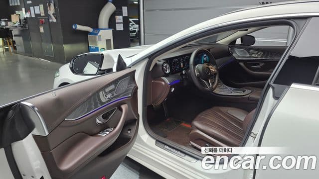 Mercedes-Benz CLS-Class 2020 — Photo 11/30