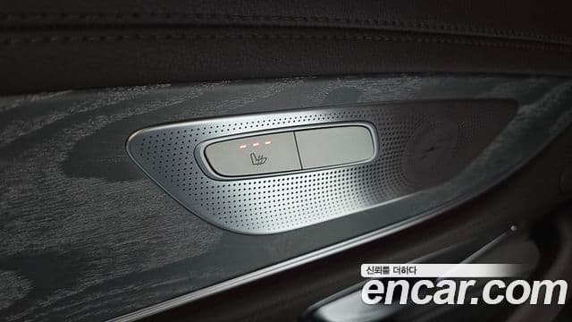 Mercedes-Benz CLS-Class 2020 — Photo 26/30