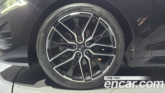 Kia K5 2019 — ფოტო 5/20