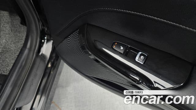 Kia K5 2019 — ფოტო 19/20