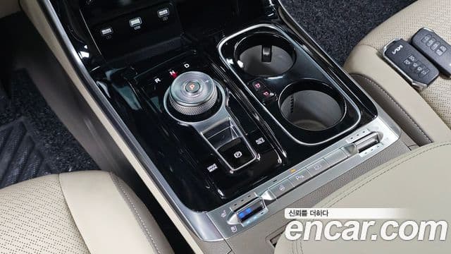 Kia Carnival 2021 — ფოტო 9/20
