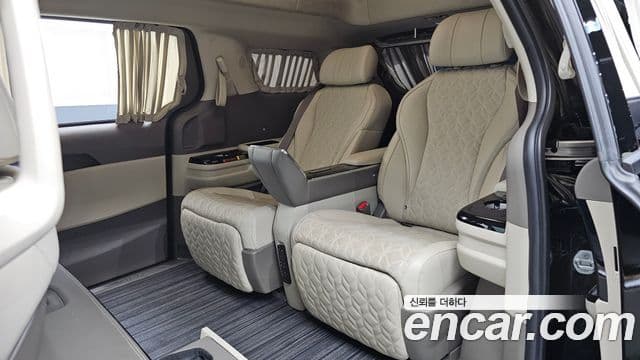 Kia Carnival 2021 — ფოტო 11/20