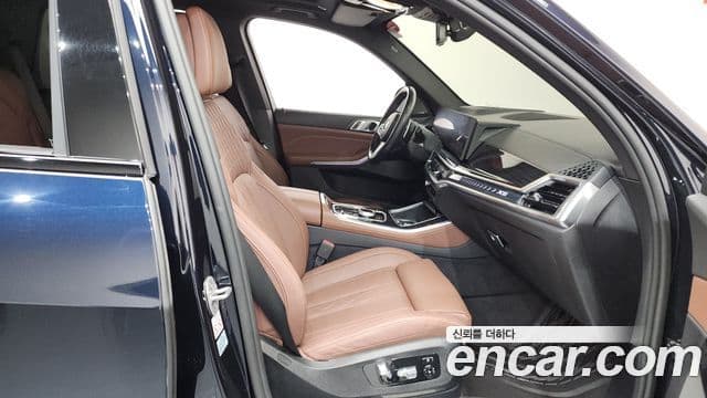 BMW X5 2023 — Photo 9/35
