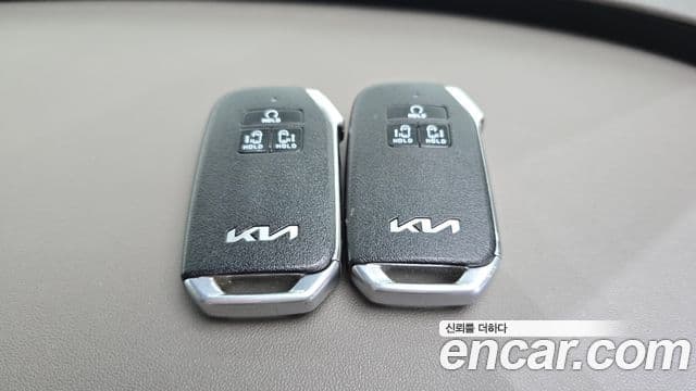 Kia Carnival 2022 — фото 18 из 20