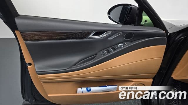 Genesis Electrified G80 2020 — фото 17 из 20