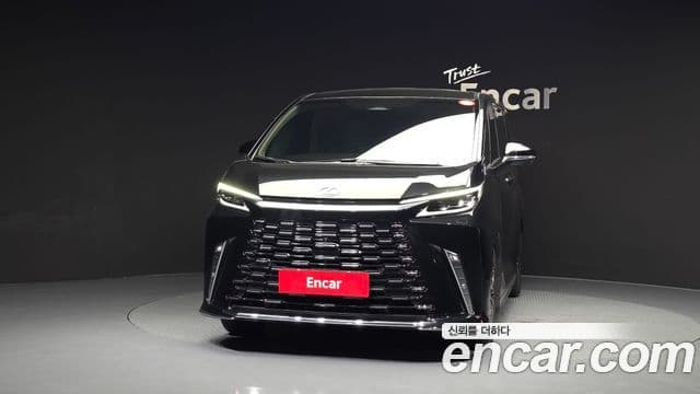 Lexus LM 2024 — фото 3 из 20