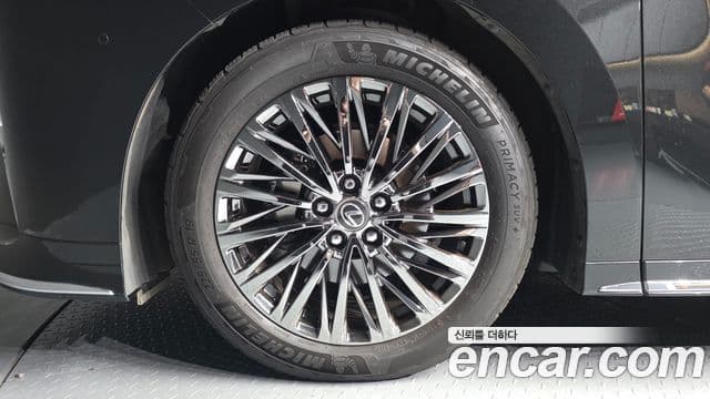 Lexus LM 2024 — фото 5 из 20