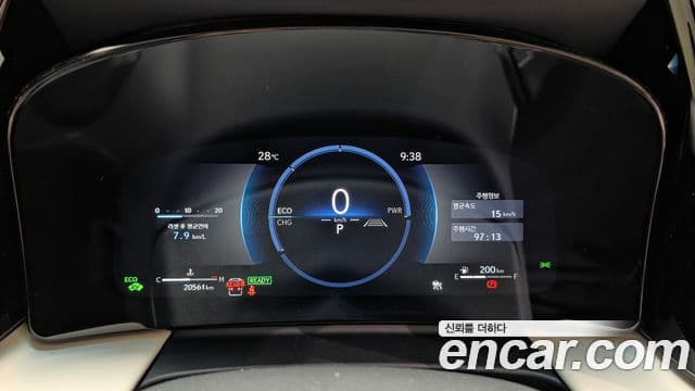 Lexus LM 2024 — фото 8 из 20