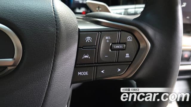 Lexus LM 2024 — фото 16 из 20