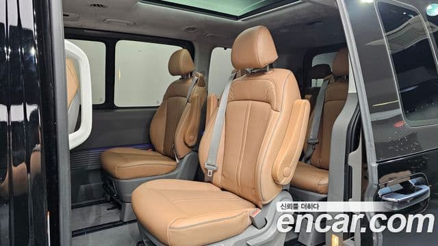 Hyundai Staria 2025 — Фото 11/20