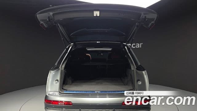 Audi Q7 2021 — фото 20 из 20