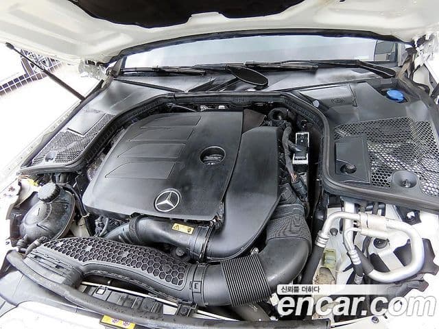 Mercedes-Benz C-Class 2020 — Şəkil 18/19