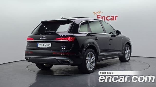 Audi Q7 2021 — Şəkil 2/20