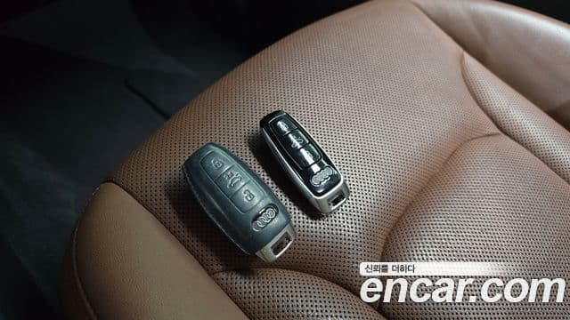 Audi Q7 2021 — Şəkil 15/20