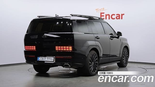 Hyundai Santa Fe 2025 — ფოტო 2/20