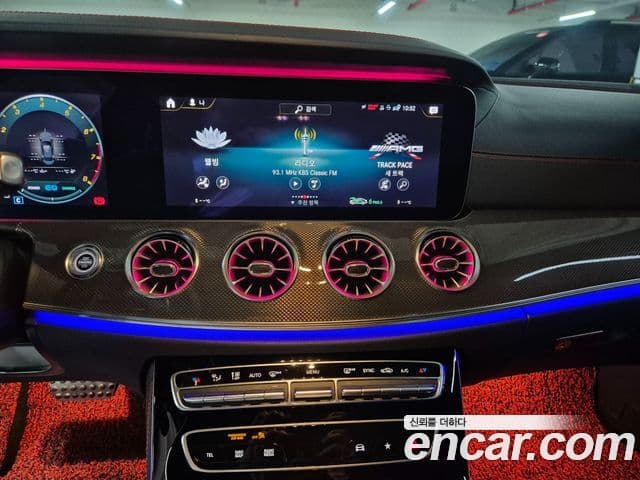 Mercedes-Benz E-Class 2021 — фото 17 из 20