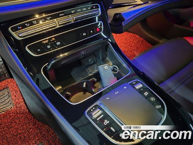 Mercedes-Benz E-Class 2021 — фото 18 из 20