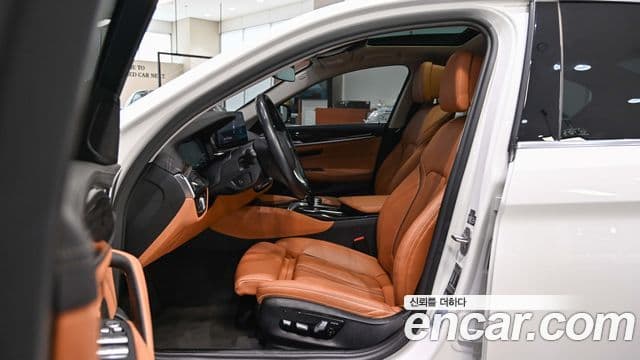BMW 5 Series 2020 — ფოტო 11/20